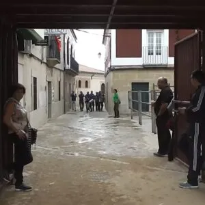 Puertaaaa ta, tarari (charanga y ambiente previo a una capea de 2014)